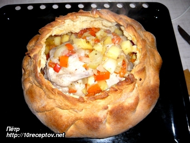 Курица по-двински в горшочке с крышкой из теста Курица по-двински в горшочке с крышкой из теста