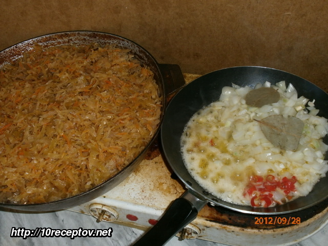 Пирог с квашеной капустой Пирог с квашеной капустой