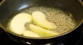 Фуа гра с яблоками и соусом из красного сухого вина Фуа гра с яблоками и соусом из красного сухого вина