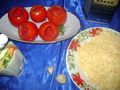 Помидоры, фаршированные сыром и чесноком